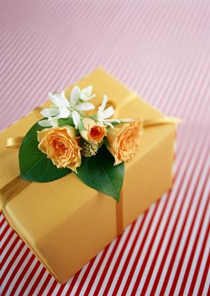 結婚用のハワイアンジュエリーを頼む